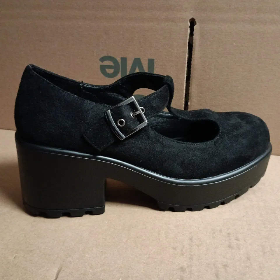 BOXED PAIR OF KOI SAI BLACK MARY JANES SUEDE EDITION IN BLACK SIZE UK 5