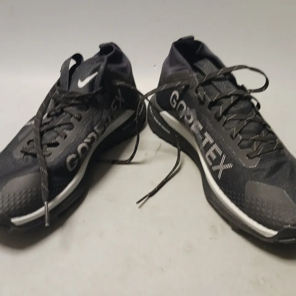 PAIR OF NIKE REACT TRAIL SHOES IN BLACK UK SIZE 7