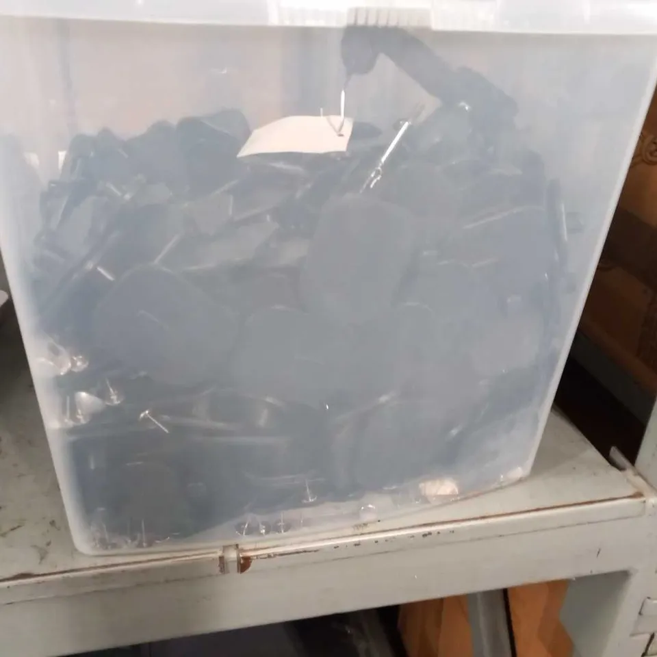LARGE QUANTITY OF SECURITY TAGS