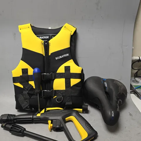 BOX OF APPROXIMATELY 14 ASSORTED ITEMS TO INCLUDE - SCUBATREK LIFE JACKET , BIKE SEAT , SCREW DRIVER ETC