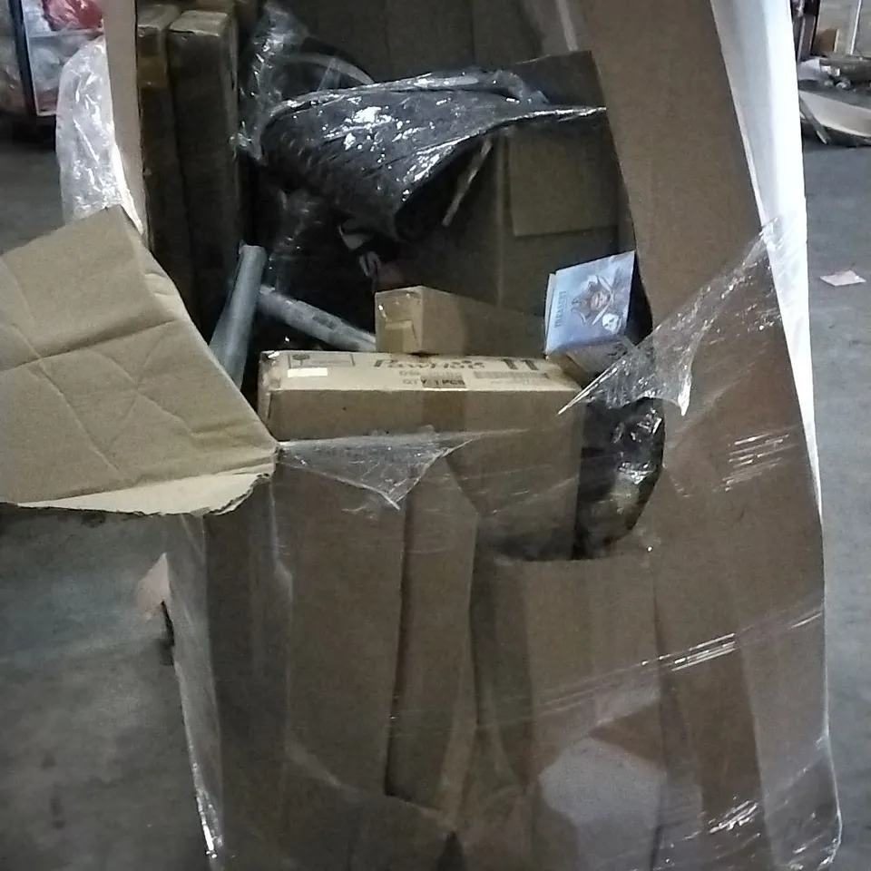 PALLET OF UNPROCESSED ITEMS TO INCLUDE TODLER TOILET SEAT, VERSACO WHEEL TRIMS,AND WALKER BABY