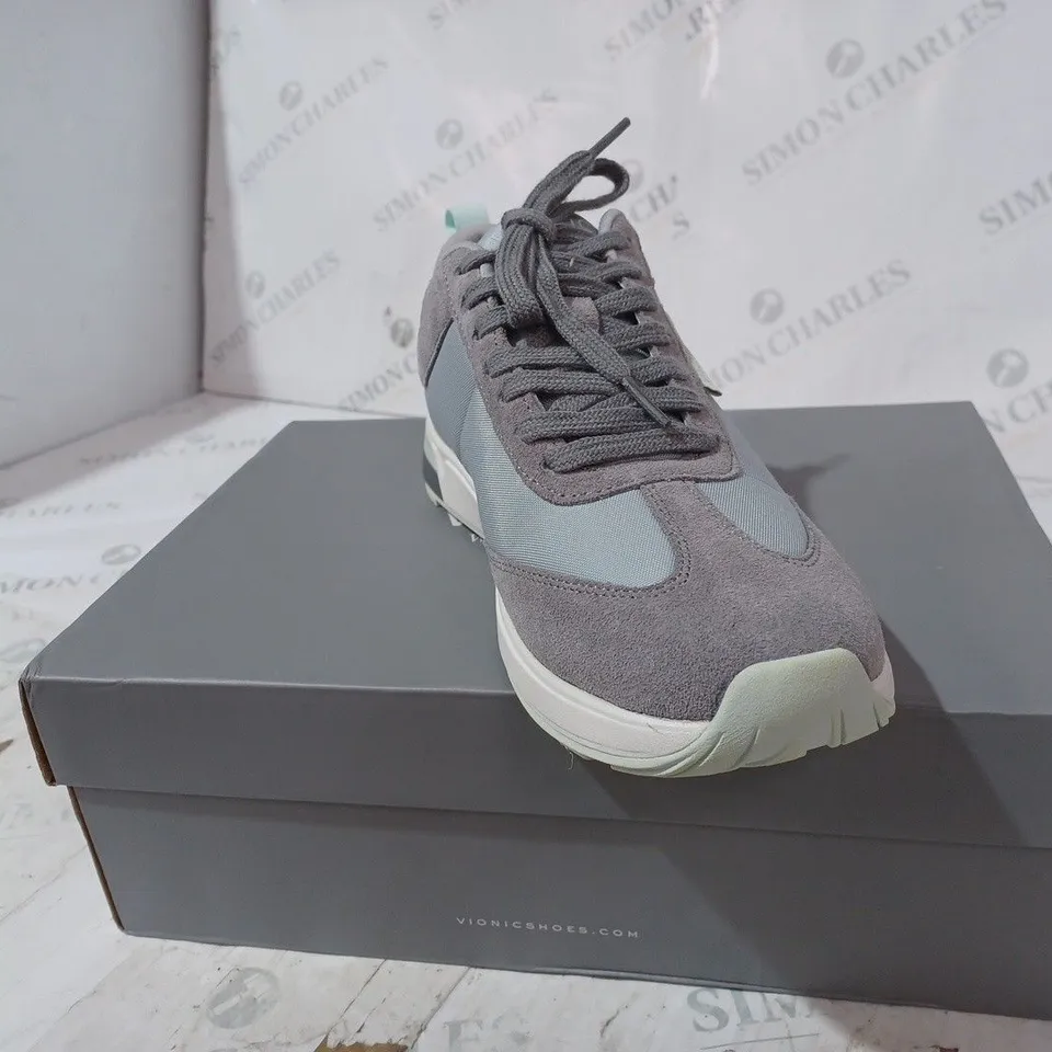 BOXED VIONIC TRAINERS IN GREY SIZE 7