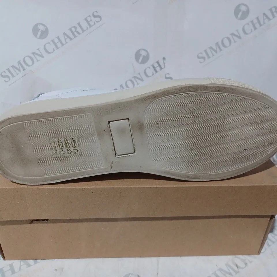 BOXED FRENCH CONNECTION LARSA TRAINERS - SIZE 7