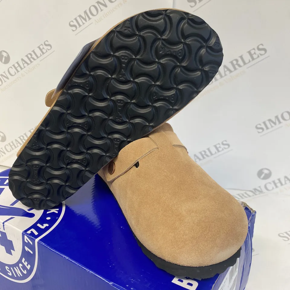 BOXED PAIR OF BIRKENSTOCK BOSTON BS MUD SHOES SIZE 38