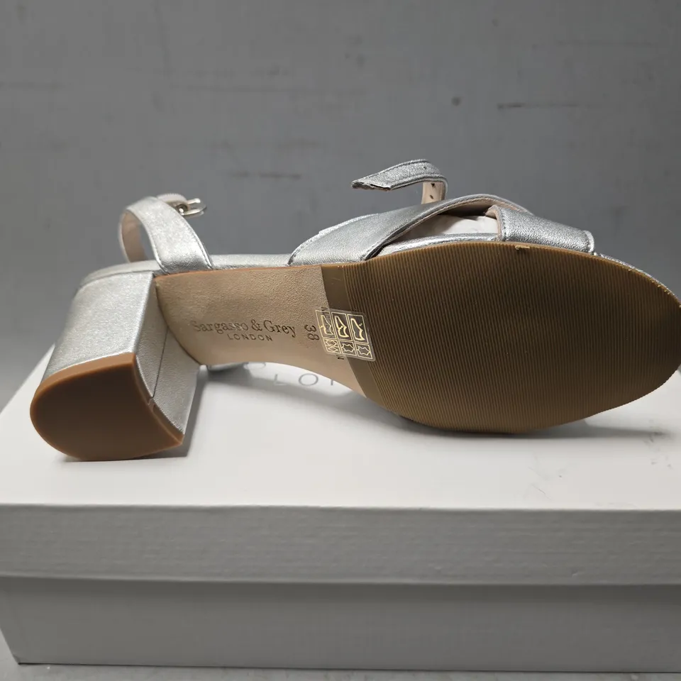 BOXED SARGASSO & GREY SILVER LEATHER HEELS - SIZE 38