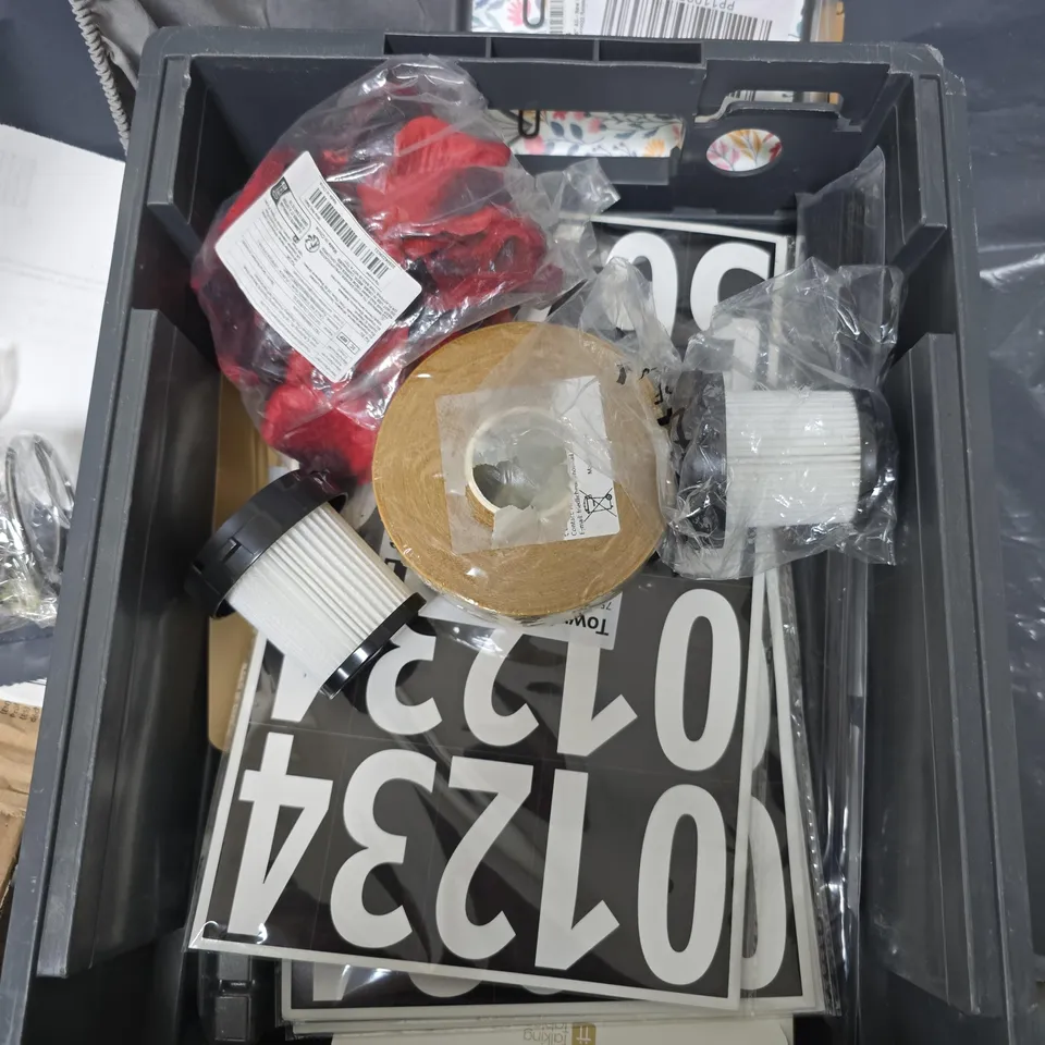 APPROXIMATELY 15 ASSORTED HOUSEHOLD ITEMS TO INCLUDE SILICONE SEALANT, DOUBLE SIDED TAPE, TOILET ROLL HOLDER, WATER BOTTLE, DIGITAL THERMOMETER