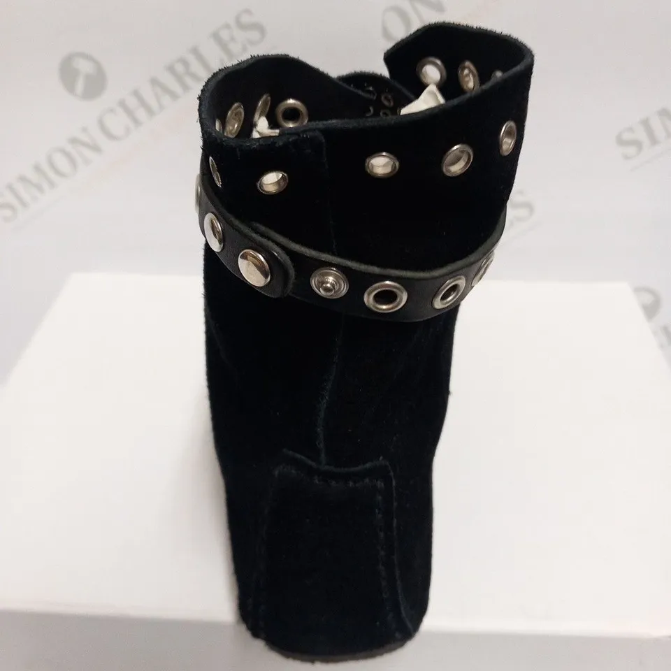 BOXED PAIR OF ISABEL MARANT MORLEY STUDDED SHOES CALF VELVET LEATHER SIZE 36