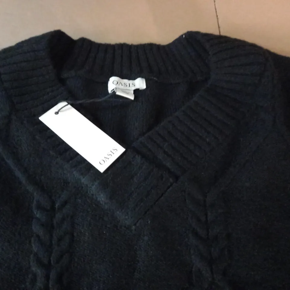 OASIS CABLE STITCH CRICKET JUMPER - M