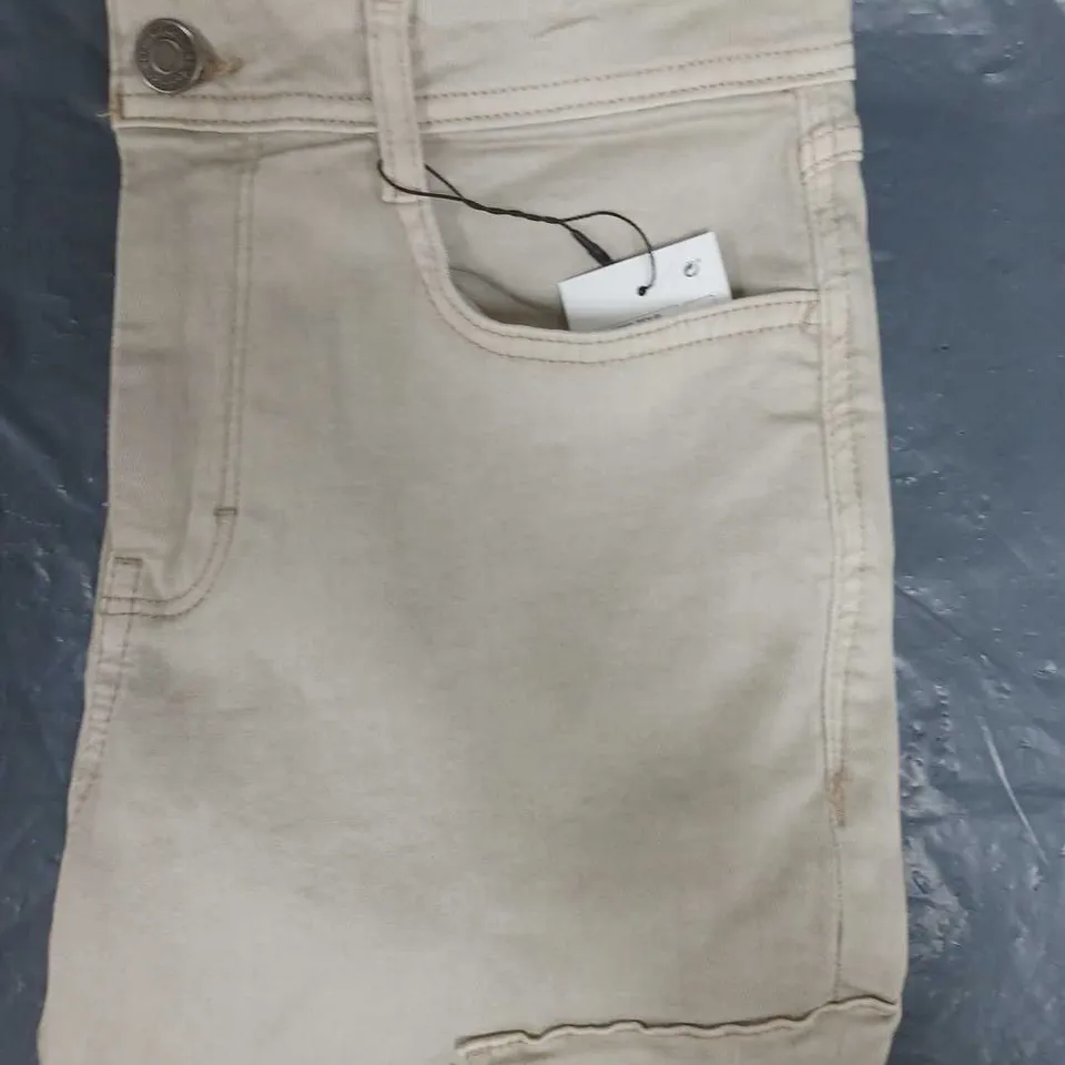 DENIM CO JEANS IN STONE SIZE W32/L30