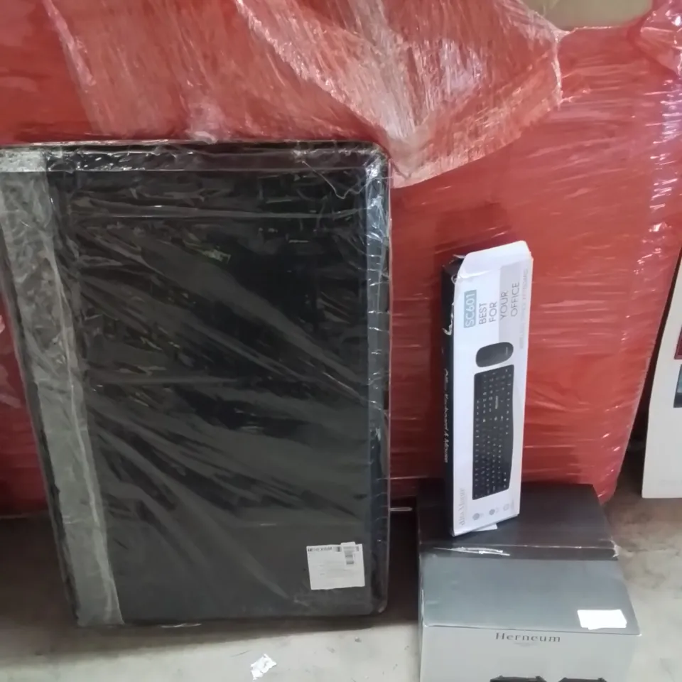 PALLET OF ASSORTED HOUSEHOLD GOODS AND PRODUCTS TO INCLUDE;KEYBOARD,TURNTABLE SYSTEM,PET FLOOR BED BASE