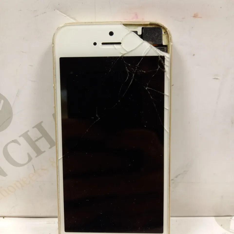 APPLE IPHONE SE SMARTPHONE 