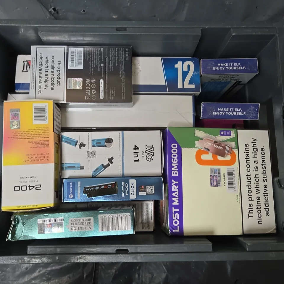 APPROXIMATELY 18 ASSORTED E-CIGARETTE & VAPING ITEMS IN VARIOUS BRANDS TO INCLUDE OXVA XLIM PRO, ELFBAR ELFX PRO, IVG PRO, ETC - COLLECTION ONLY