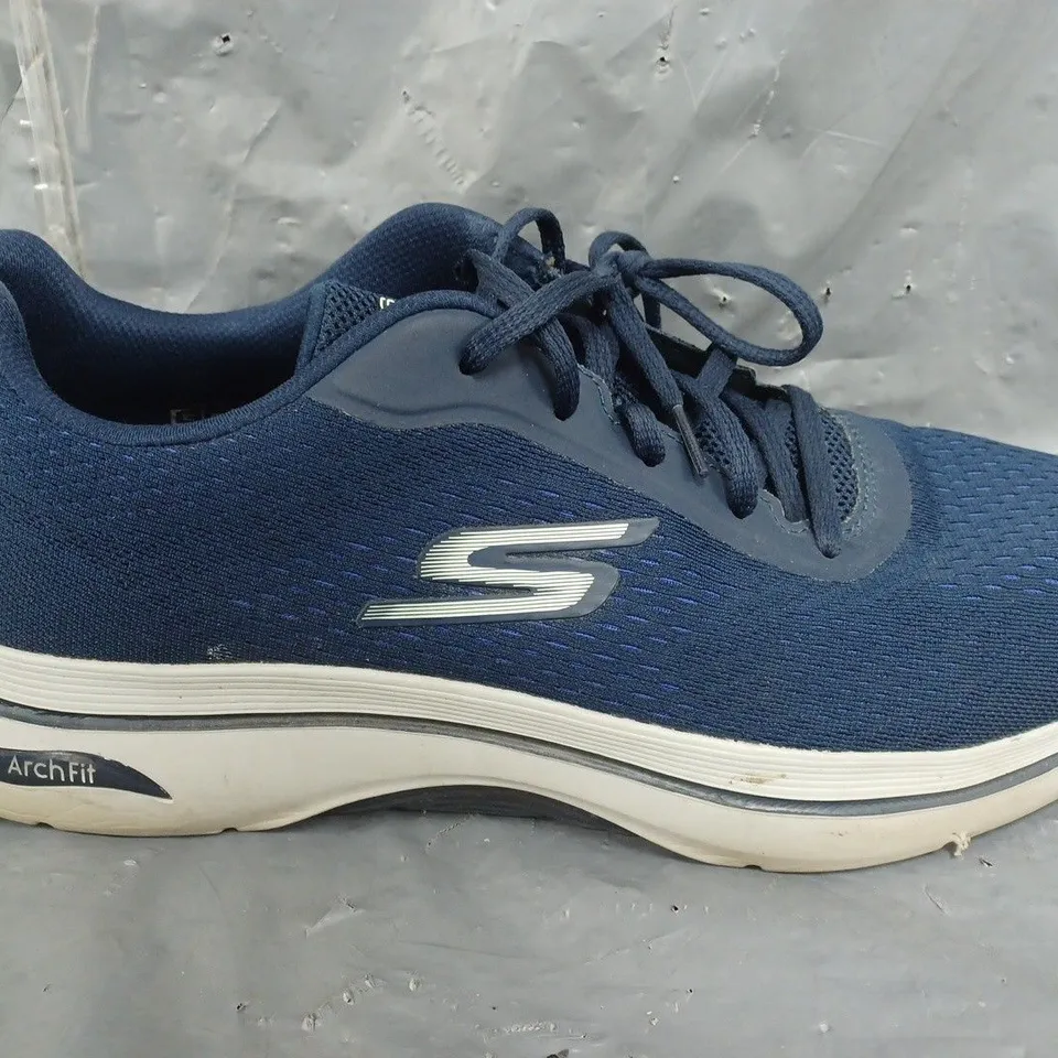 SKECHERS GO WALK ARCH FIT 2.0 LACE UP TRAINERS IN NAVY - SIZE 12