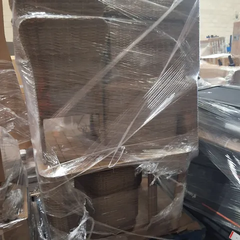 PALLET CONTAINING OUTDOOR GARDEN RATTAN SET