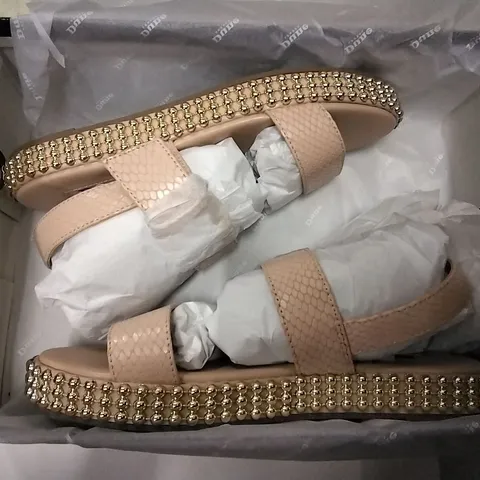 BOX OF 5 PAIRS OF DUNE BLUSH-REPTILE DETAILED FLATFORM SANDLES SIZE 3
