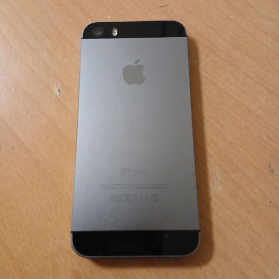 APPLE IPHONE 5 SPACE GREY – NO SIM