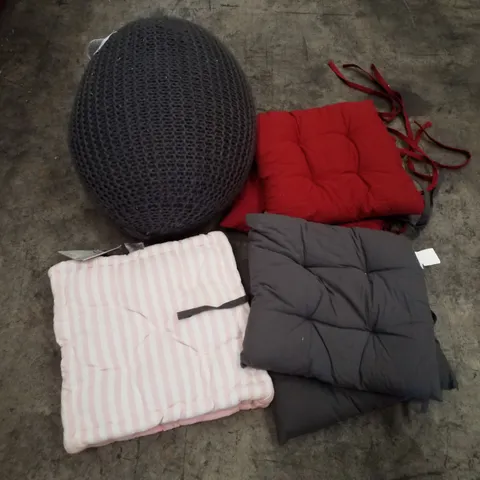 PALLET CONTAINING ASSORTED BEAN BAGS & CUSHIONS 