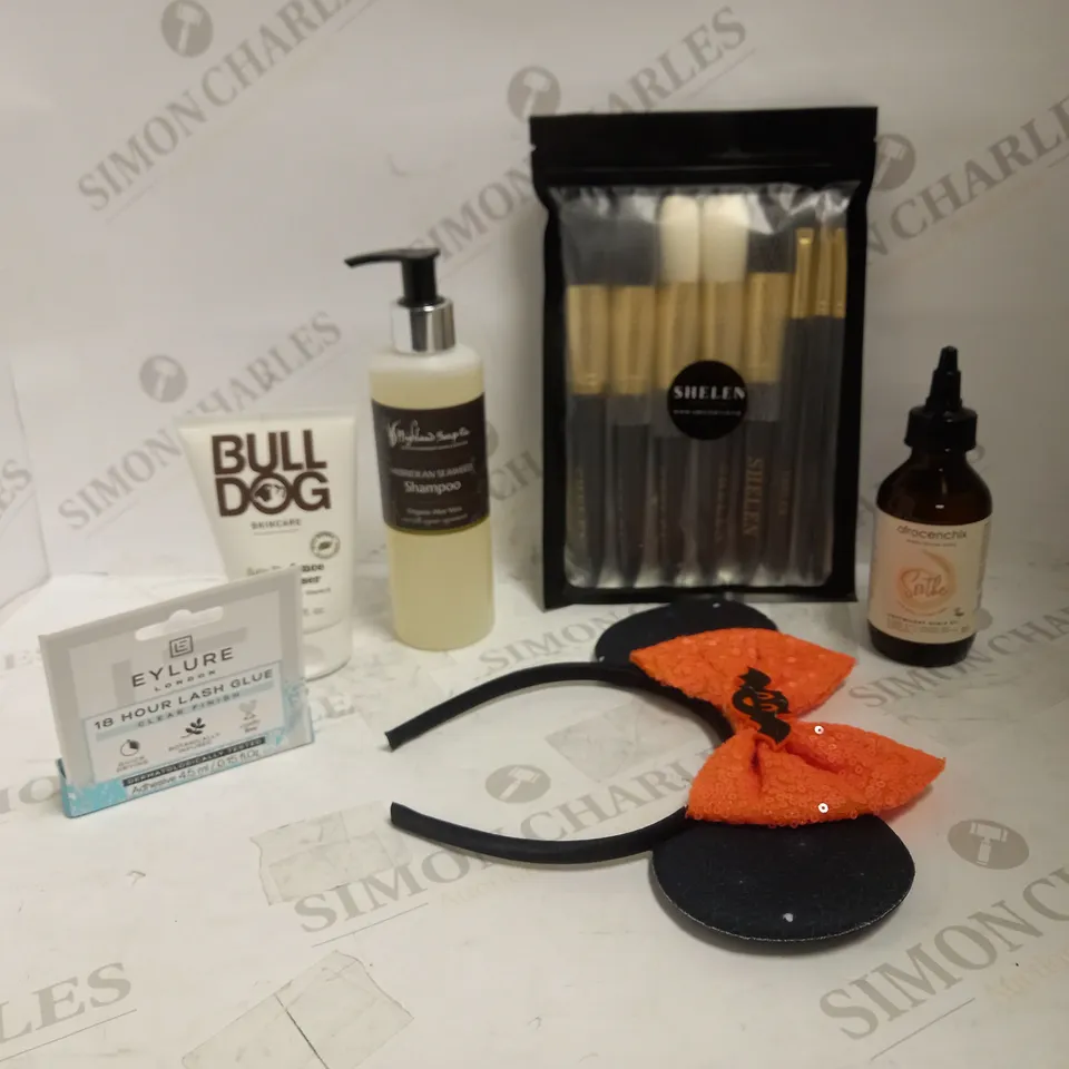 LOT OF APPROXIMATELY 20 ASSORTED HEALTH & BEAUTY ITEMS, TO INCLUDE LASH GLUE, MAKE UP BRUSHES, AFROCENCHIX, ETC