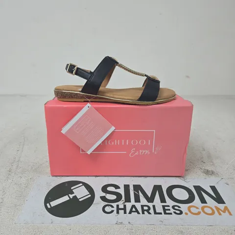 LIGHTFOOT WOMEN'S SANDALS – NAVY STRAPS, BUCKLE (VERIFY MODEL) SIZE 5
