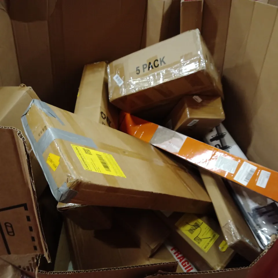 PALLET OF ASSORTED HOUSEHOLD GOODS AND PRODUCTS TO INCLUDE; RETRACTABLE SAFETY GATE,AIR COOLER, CEILING LIGHT FITTING