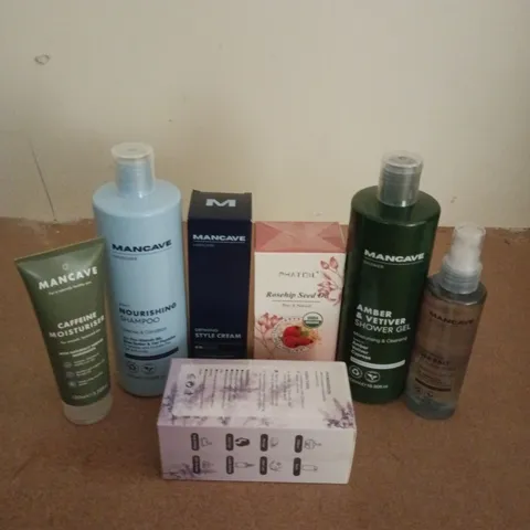 APPROXIMATELY 15 ASSORTED HEALTH & BEAUTY PRODUCTS TO INCLUDE MANCAVE NOURISHING SHAMPOO, PHATOIL ROSEHIP SEED OIL, LAVENDER ESSNTIAL OIL, ETC - COLLECTION ONLY