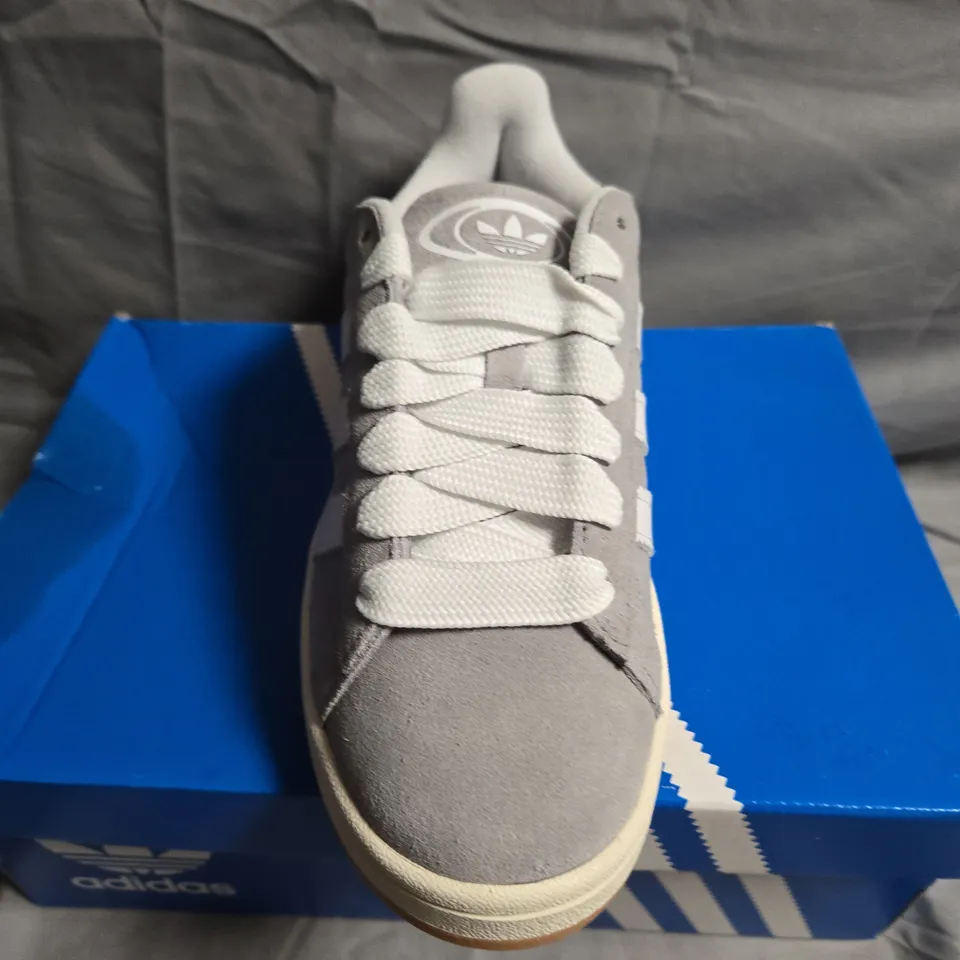 BOXED PAIR OF ADIDAS CAMPUS 00'S TRAINERS UK SIZE 6