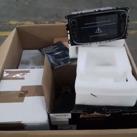 LARGE BOX CONTAINING ASSORTED CAR MULTIMEDIA SYSTEM INTERFACES // MODELS VARY