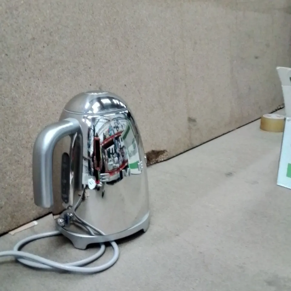 SMEG KETTLE CHROME