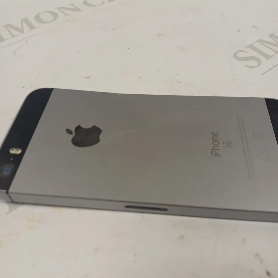 APPLE IPHONE SE SMARTPHONE 