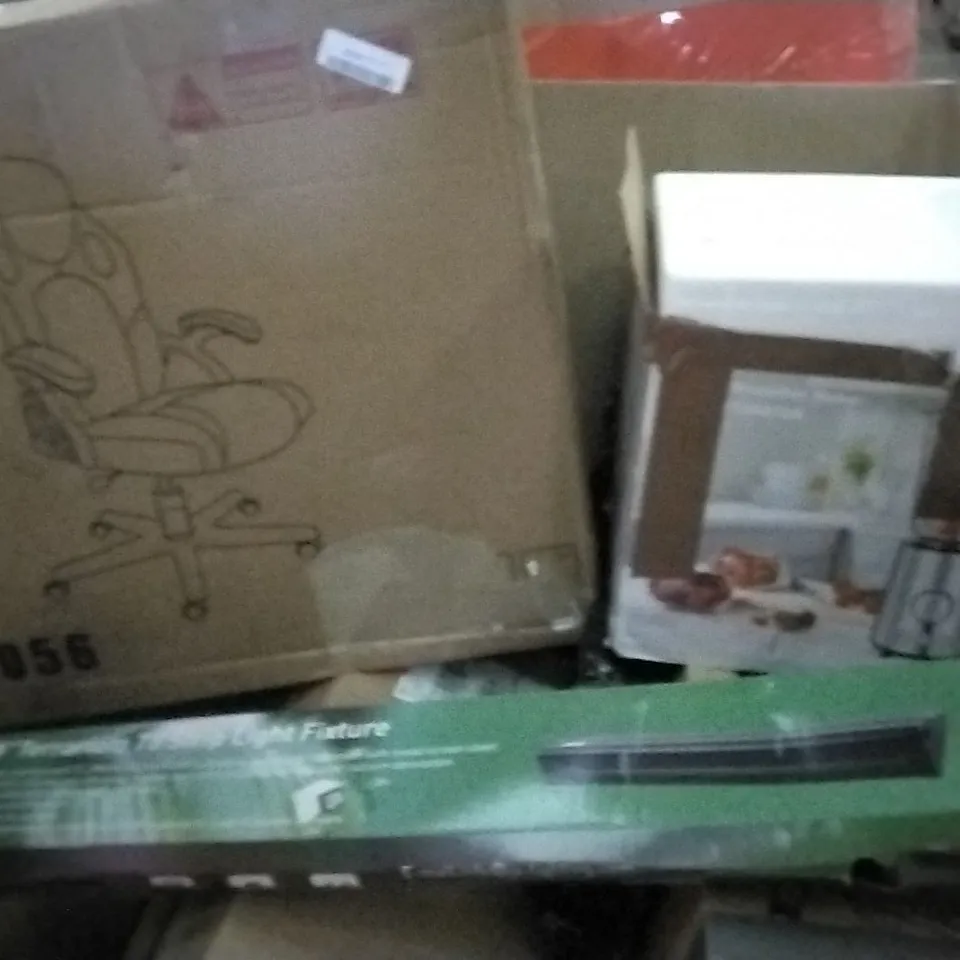 PALLET OF ASSORTED PRODUCTS TO INCLUDE; 35'' TERRARIUM T5 STRIP LIGHT FIXTURE, YS6056 OFFICE CHAIR, SMOOTHIE MAKER AND FINER FORM WEIGHT BENCH