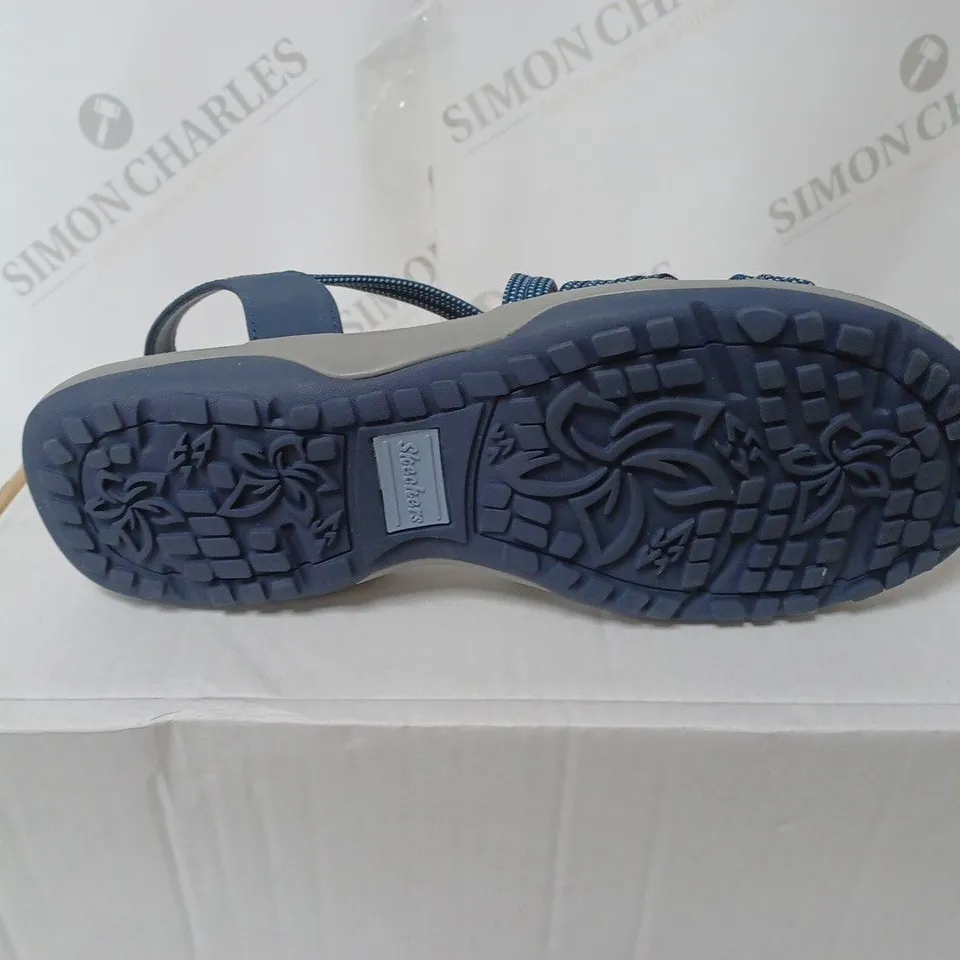 PAIR OF SKECHERS REGGAE SANDALS NAVY SIZE 6
