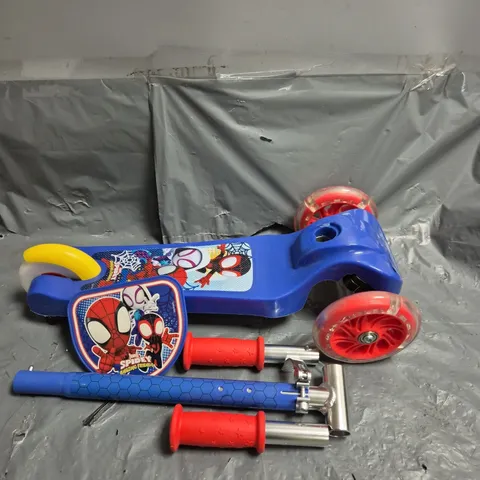 SPIDEY AND HIS AMAZING FRIENDS MINI GO! - TILT SCOOTER WITH LIGHTS