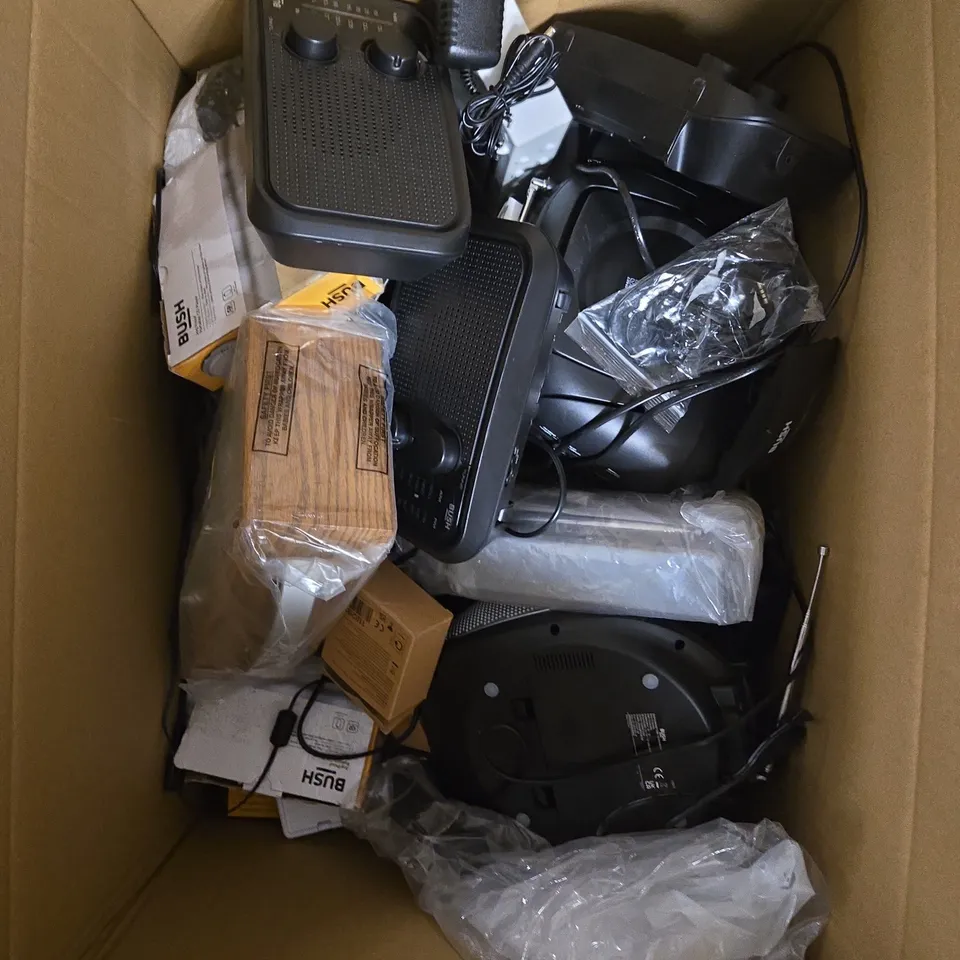 APPROXIMATELY 15 ASSORTED ELECTRICAL PRODUCTS TO INCLUDE CLOCK RADIO, DAB RADIOS, HEADPHONE ADAPTER ETC 