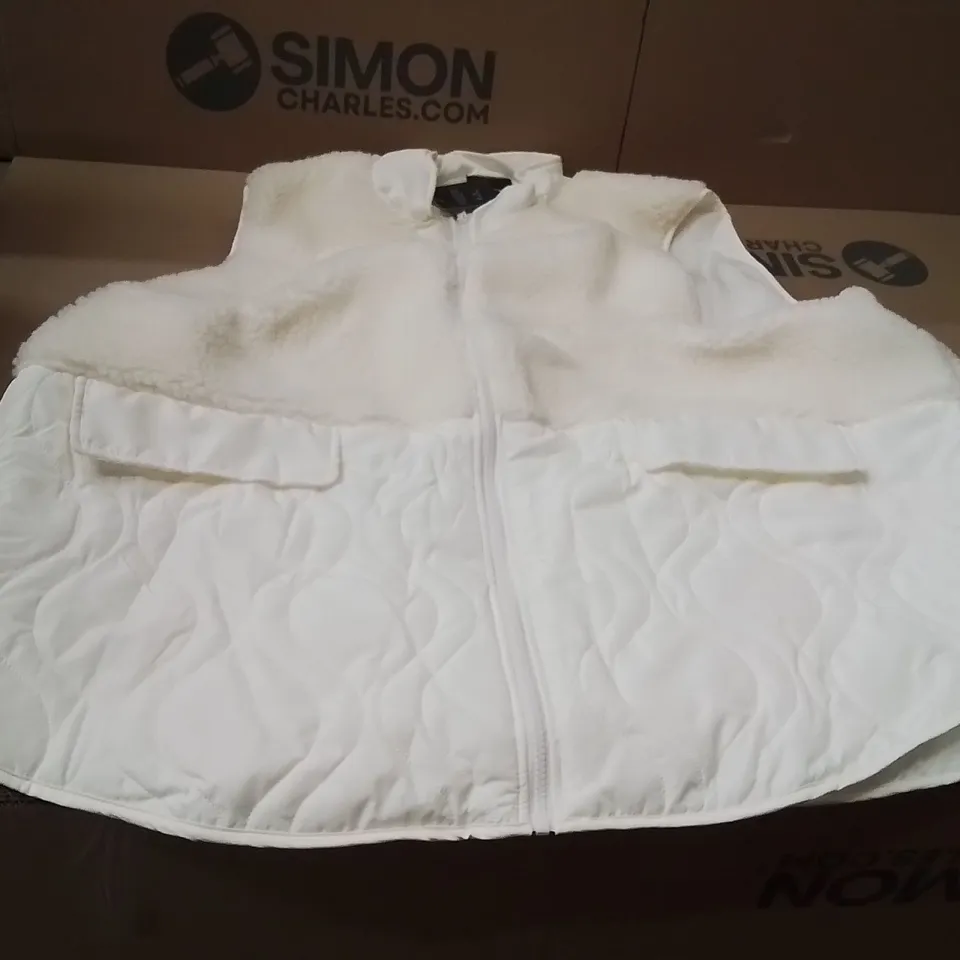 BOXED BRAND NEW APPROXIMATELY 7 JD WILLIAMS FLEECE BORG GILLET CREAM SIZE 30