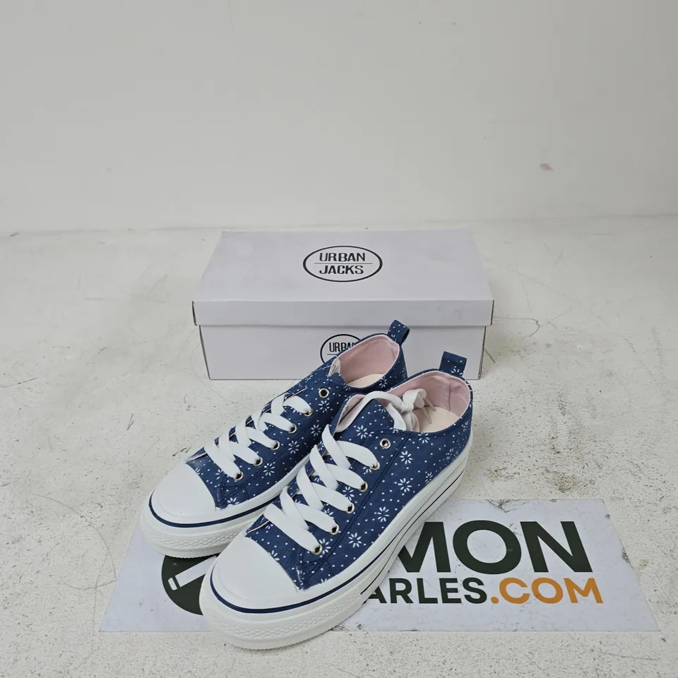 URBAN JACKS ' DENIM FLORAL PRINT SNEAKERS – UK 7