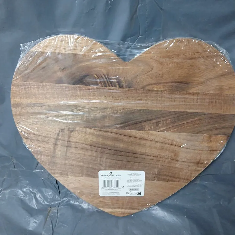 MASON CASH HEART THEMED WOODEN CHOP BOARD