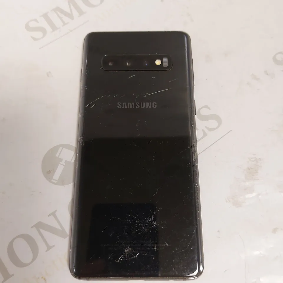 SAMSUNG GALAXY S10