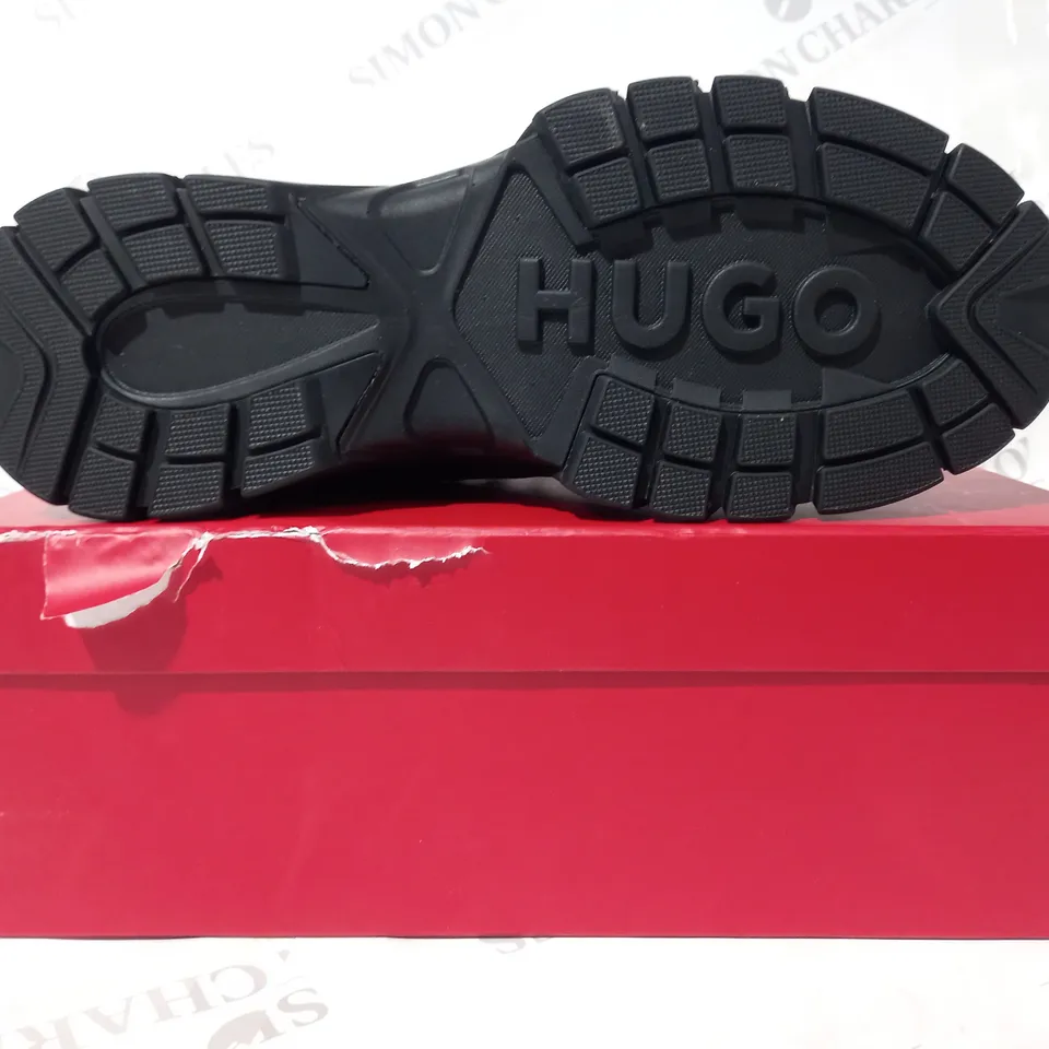 BOXED PAIR OF HUGO BOSS SHOES IN DARK GREEN UK SIZE 9