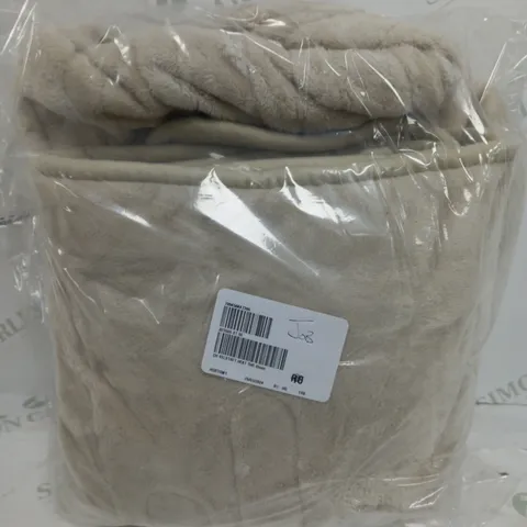 BOXED COZEE HOME VELVETSOFT HEATED THROW IN STONE 