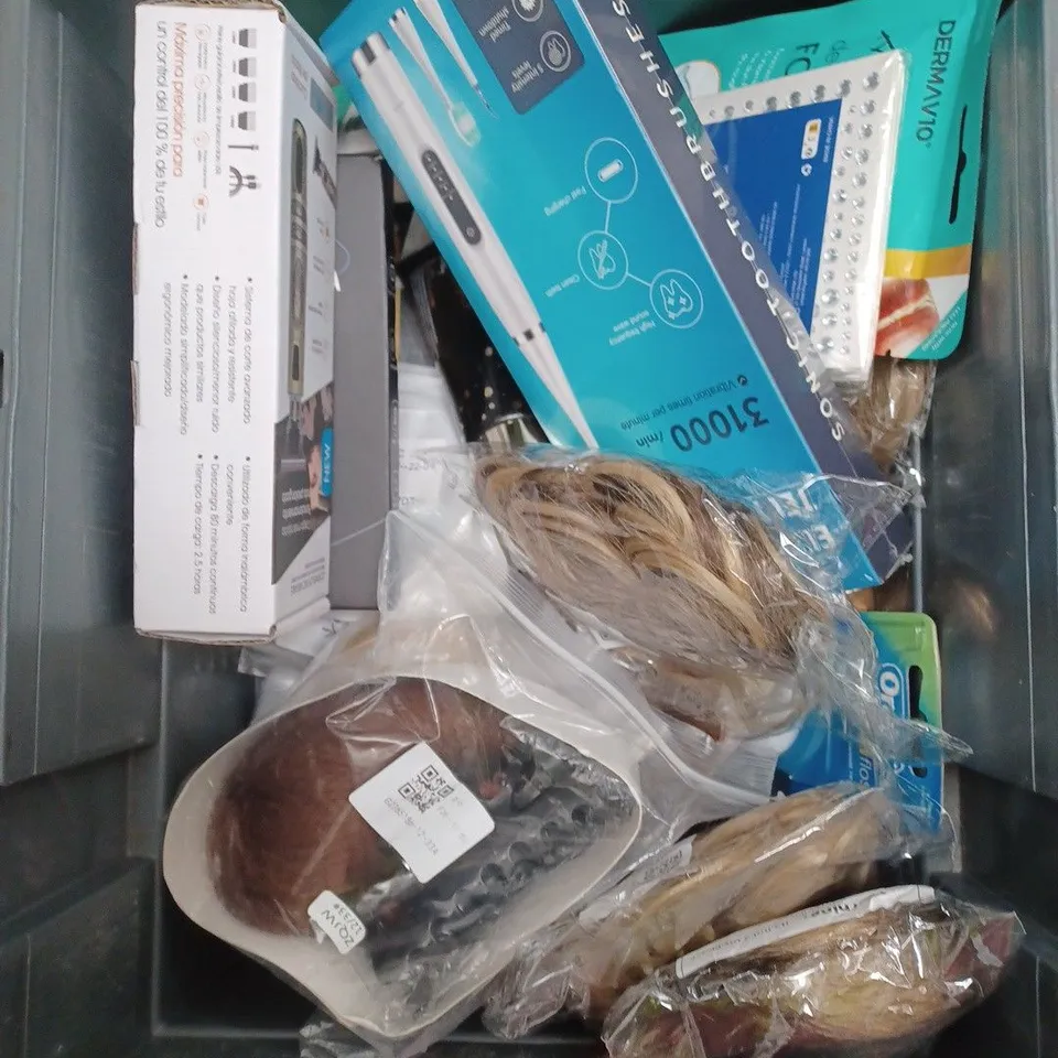 APPROXIMATELY 20 ASSORTED COSMETIC PRODUCTS TO INCLUDE HERBAL ESSENCES SHAMPOO, CORSODYL TOOTHPASTE, AND CALYPSO CARROT OIL