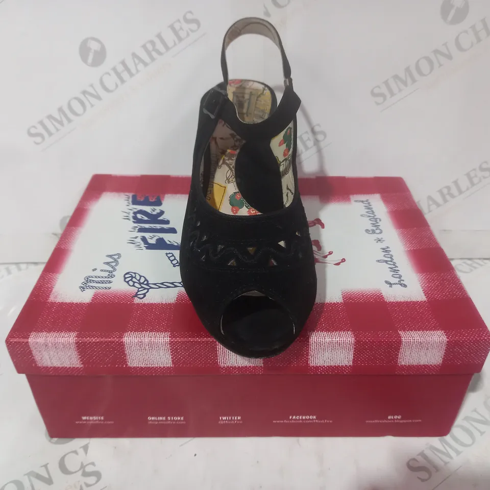 BOXED PAIR OF MISS L FIRE BETTY OPEN TOE HEELED SHOES IN BLACK SUEDE EU SIZE 40