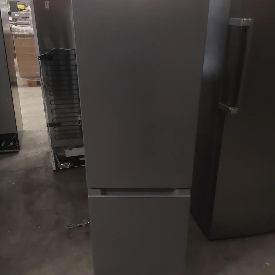 LOGIK LFC50S23 60/40 FRIDGE FREEZER - SILVER