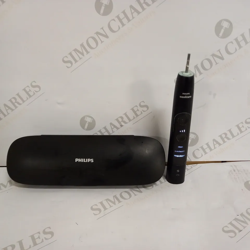 PHILIPS TOOTH BRUSH WITH CASE