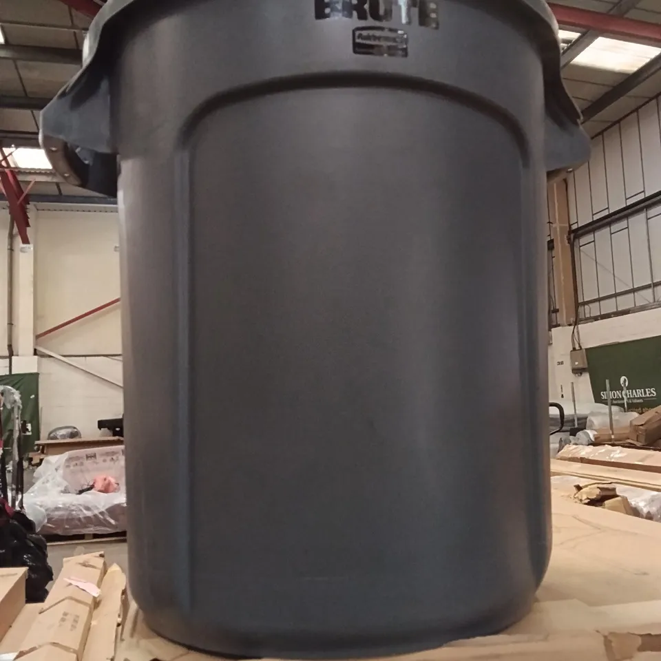 BRUTE PLASTIC BIN