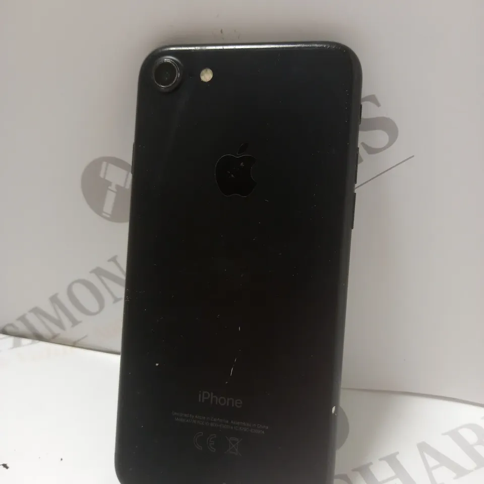 APPLE IPHONE 7 (A1778) SMARTPHONE