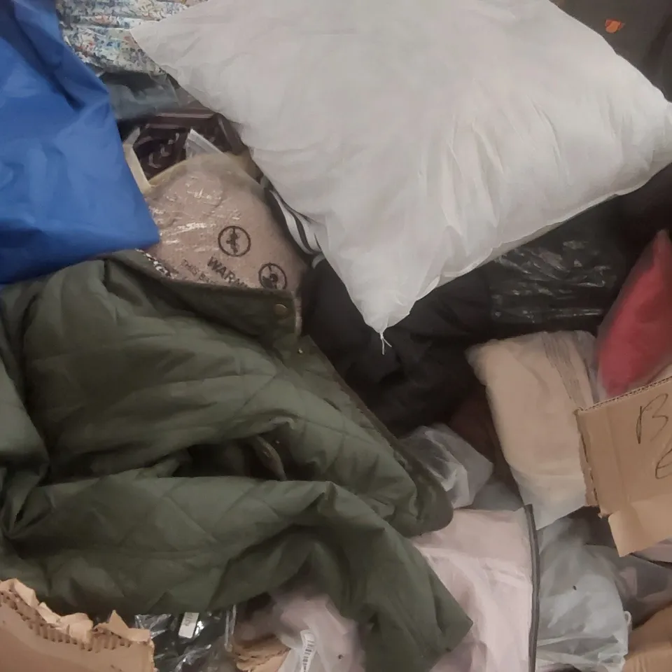 PALLET CONTAINING A VERY LARGE QUANTITY OF ASSORTED CONSUMER PRODUCTS INCLUDING: CLOTHING, PILLOW, RUGBY BALL ECT