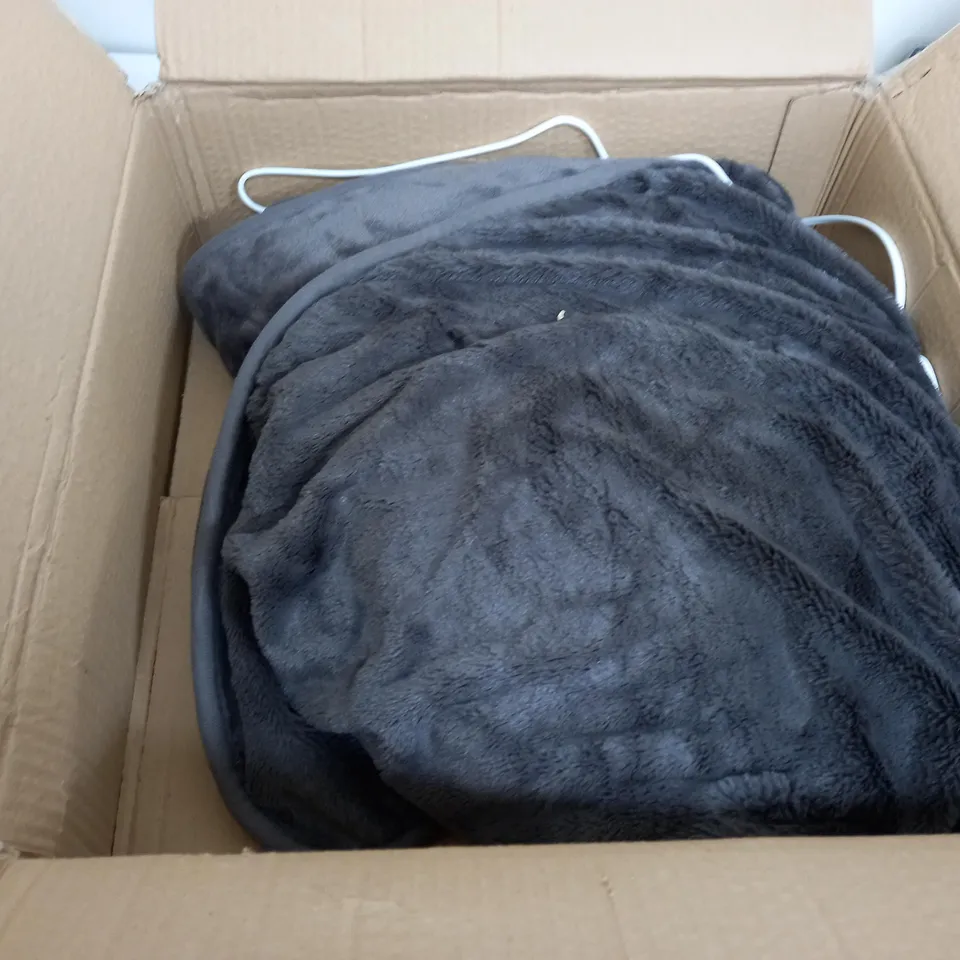 BOXED COZEE HOME VELVETSOFT HEATED THROW IN CHARCOAL