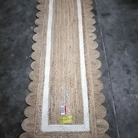 NATURAL FIBER AREA RUG IN NATURAL/IVORY APPROXIMATELY 217X73CM
