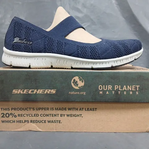 BOXED PAIR OF SKECHERS BE COOL SHOES BLUE SIZE 5