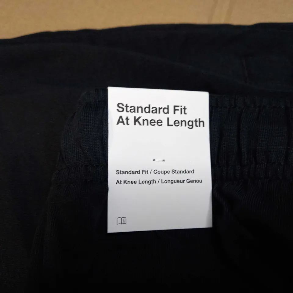 NIKE BLACK/LOGO SPORTS SHORTS - SMALL